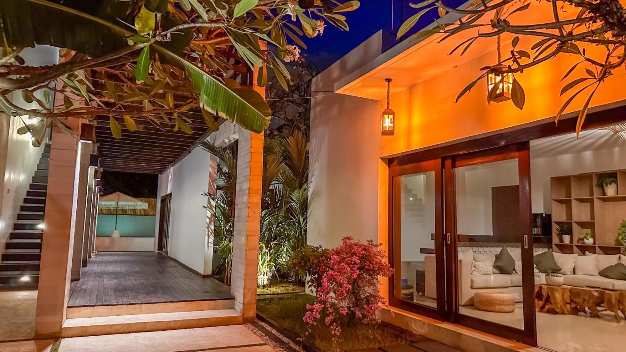 Skyfall Luxury Beach Villa ヌサドゥア エクステリア 写真